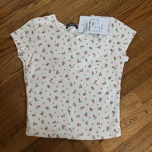 Brandy Melville Floral Cropped Tee